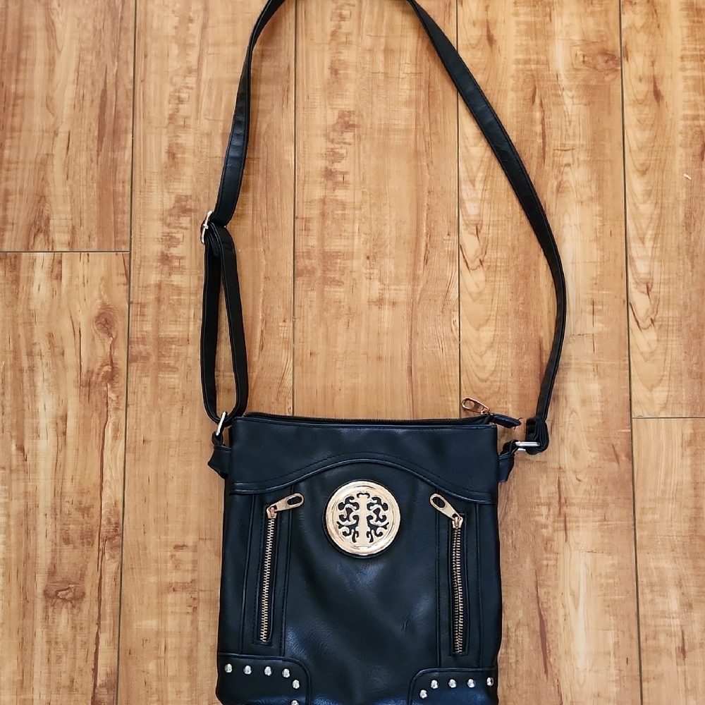 Black and Gold Crossbody Bag with Structured Design - Picture 2 of 8